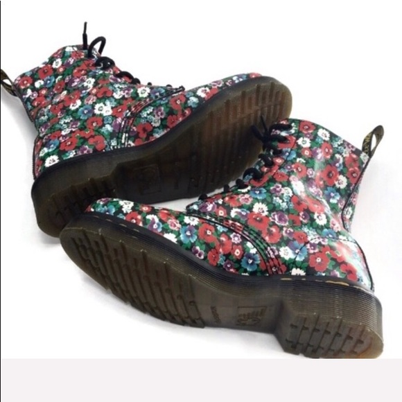 Dr. Martens Shoes - DR Martens Pascal Floral Black Wild Poppy Boots